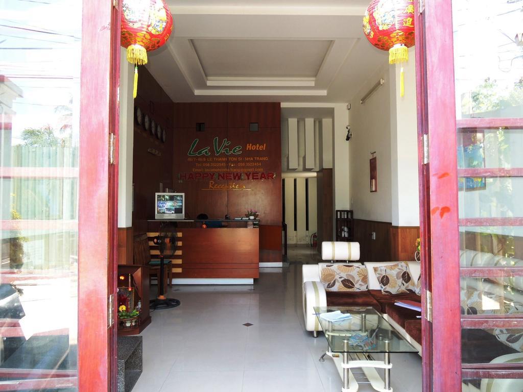 Lavie Hotel Nha Trang Exterior photo